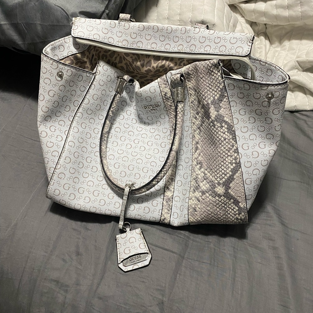 Guess purse. Some wear and tear